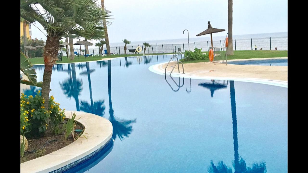 Mi Capricho A17 Beachfront Apartment Ла-Кала-де-Михас Экстерьер фото