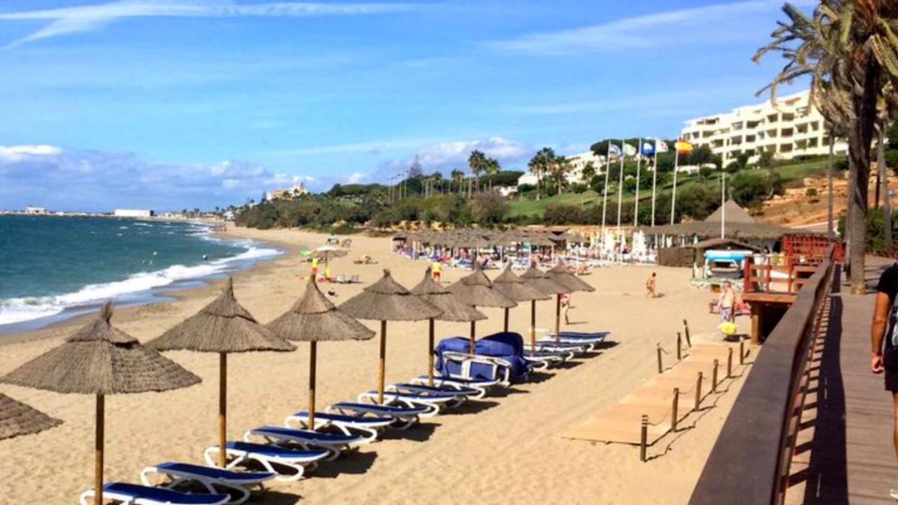 Mi Capricho A17 Beachfront Apartment Ла-Кала-де-Михас Экстерьер фото
