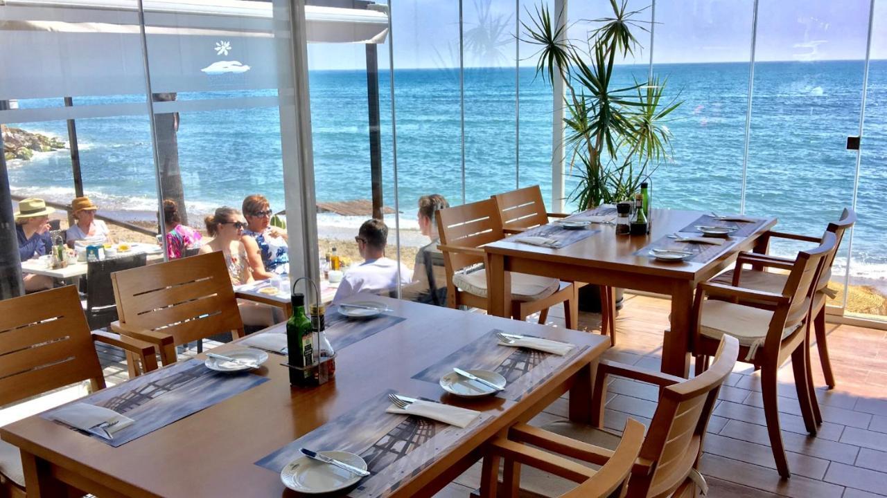 Mi Capricho A17 Beachfront Apartment Ла-Кала-де-Михас Экстерьер фото